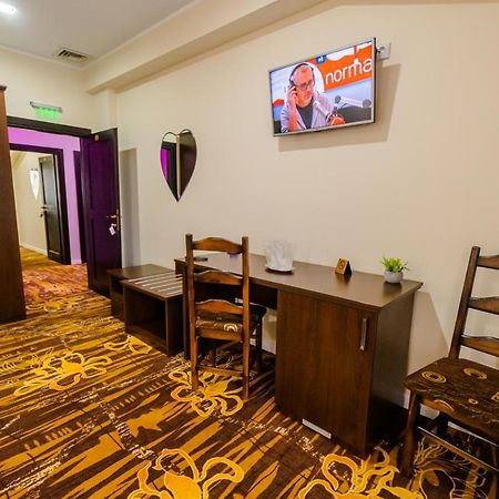 Hostel Parc Fălticeni Kültér fotó