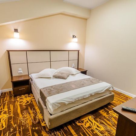 Hostel Parc Fălticeni Kültér fotó