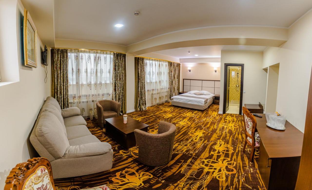 Hostel Parc Fălticeni Kültér fotó