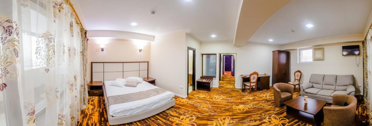 Hostel Parc Fălticeni Kültér fotó