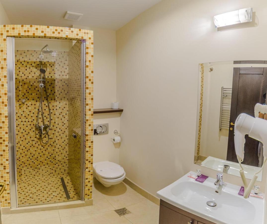 Hostel Parc Fălticeni Kültér fotó